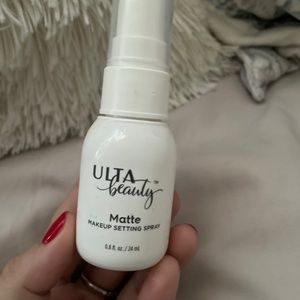 MATTE SETTING SPRAY